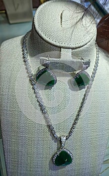 Stone studded necklace set,decore jewelry set for women