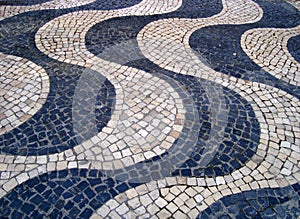 Stone tile pavement