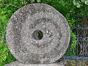 Stone wheel of a wine press