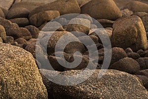 Stones of different shapes next to each other