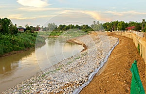 Stones prevent landslides.