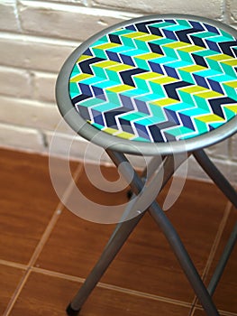 STOOL WITH ZIG ZAG PATTERN LEATHER