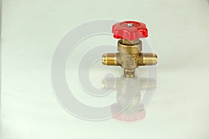 The stop valve used to opened or closed liquid flows.