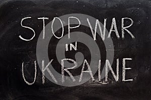 La guerra en ucrania escrito sobre el pizarra 