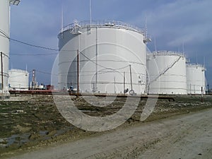 Storage tanks for petroleum products