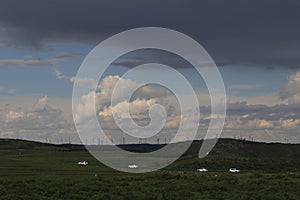 The storm on Zhangbei Grassland is a spectacular weather phenomenon