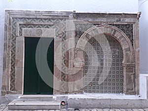 Story and history antique window and door dÃ©coration murale mosaÃ¯ques rock and wood