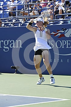 Stosur Samantha at US Open 2010 (13)