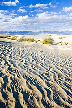 Stovepipe Wells sand dunes, Death Valley National Park, Californ