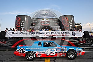 STP celebrates Richard Petty's 25th Anniversary