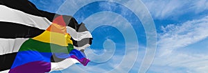 Todo derecho aliado bandera ondulación en viento sobre el nublado el cielo. libertad a. orgullo un mes. comunidades a libertad 