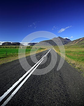 Straight road to the glacier