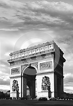 Straight on triomphe