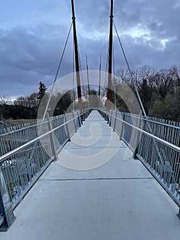 Straight walking bridge path