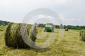 Straw bales agricultural machine gather hay