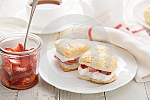 Strawbbery shortcakes with whipped cream