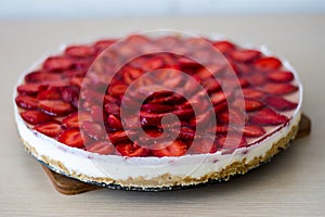 Strawberry cake without baking