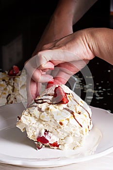 strawberry cake . Pavlova - meringue cake with fresh strawberries.