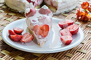 Strawberry cream cake