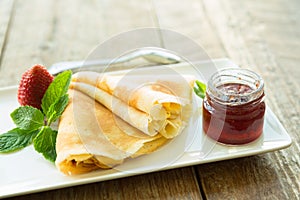 Strawberry crÃÂªpe