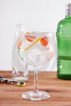 Strawberry gintonic on balon glass