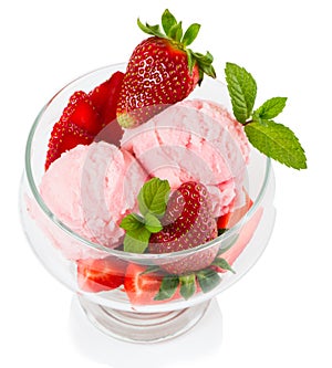 Strawberry ice cream in a cup