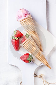 Strawberry ice cream