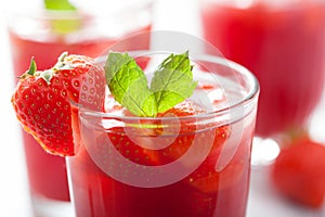 Strawberry juice with mint