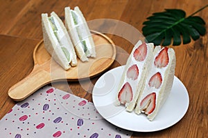 Strawberry and kiwi cream sandwich,Japanese style sweet sandwiches