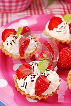 Strawberry mini tartlets