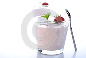 strawberry in natural yoghurt and mint