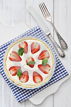 Strawberry tart with ricotta