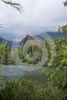 Štrbské pleso, Slovensko, sezónní přírodní scenérie