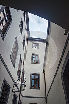 Ulica v čarovnom starom meste Bratislavy, Slovensko