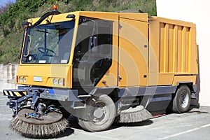 Street cleaner truck