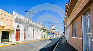 Street with colourful houses, Granada, founded in 1524, Nicaragua, Central America