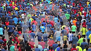 Street crowded of runners