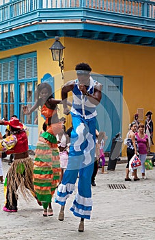 Street entertainers in Old Havana
