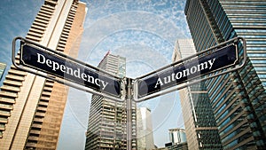 Street Sign Autonomy versus Dependency