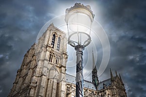 Streetlight and Notre-Dame