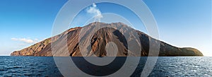 The stromboli vulcano erupting photo