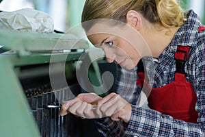 Strong and worthy woman fixing machine