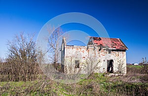 Strongly ruined house