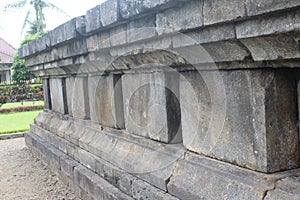 the structure of the lower part of the singosari temple