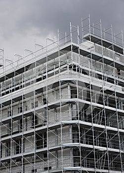 Structure of a skyscraper under construction with the lead