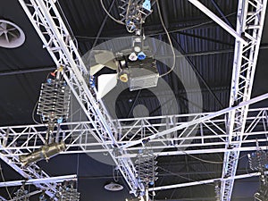 Structures of tv studio illumination equipment and projectors