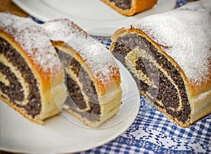 Strudel with poppy seeds