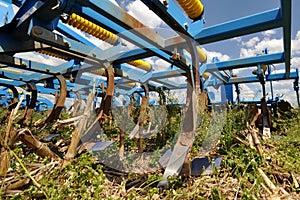 Stubble cultivator