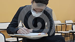 Student mask exam in class