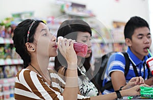 Students in restaurant